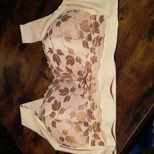 Senobra NWOT Stunning 4X Brown & Crea  Lace Comfy No Pinching Padded Wirefre Bra